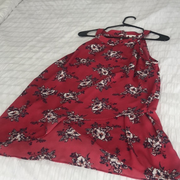 Sleeveless top with layered front - Picture 2 of 2